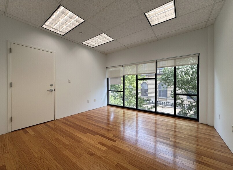 More Photos Of 400 Bedford Ave, Brooklyn Multifamily For Sale