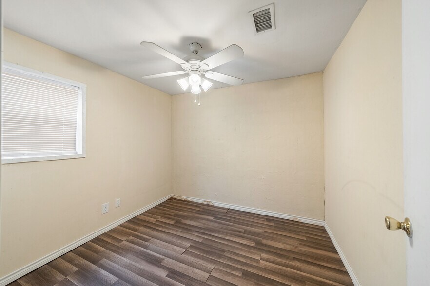 More Photos Of 1425 State Highway 75 N, Huntsville Office For Lease