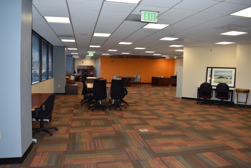 More Photos Of 10800 Financial Centre Pkwy, Little Rock Office For Lease