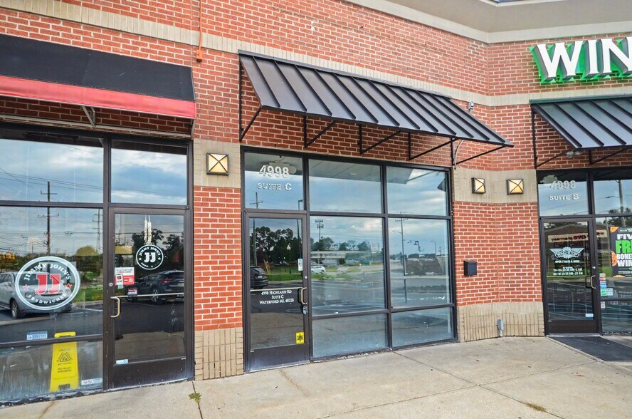 More Photos Of 4998 Highland Rd, Waterford Unknown For Lease