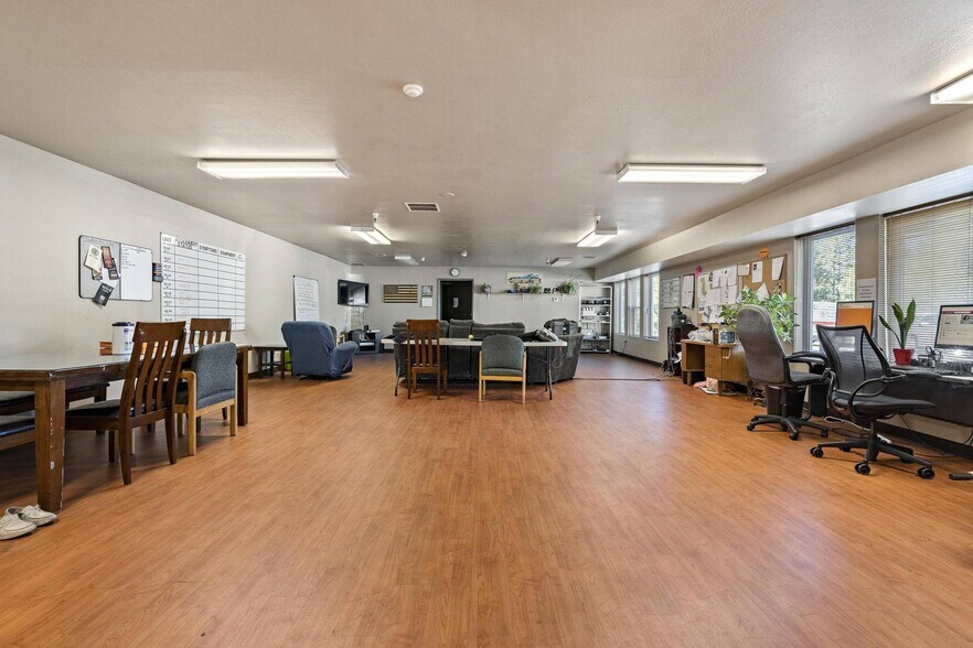 More Photos Of 110 Spring Hill Dr, Grass Valley Manufacturing For Sale