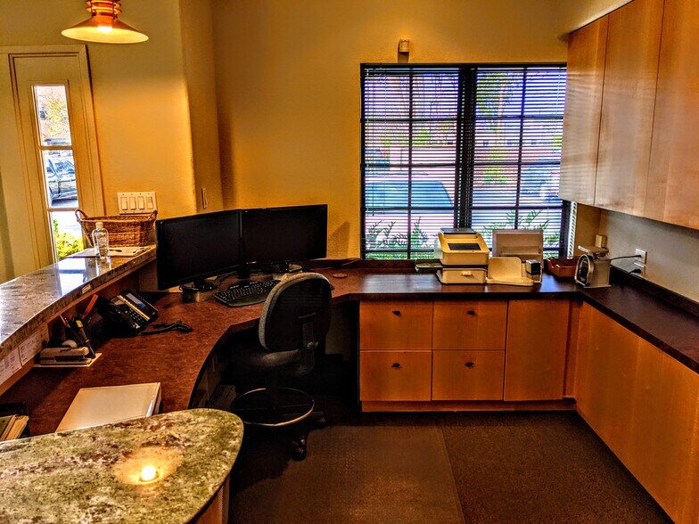 More Photos Of 3151 Airway Ave, Costa Mesa Medical For Lease