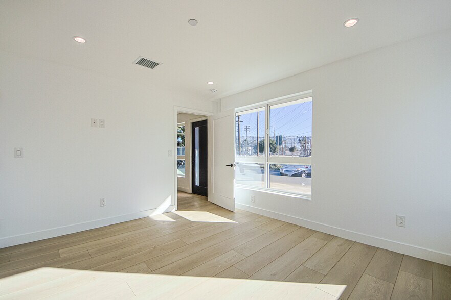 More Photos Of 5709 Auckland Ave, North Hollywood Apartments For Sale