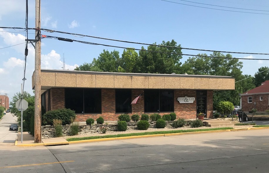 More Photos Of 320 N 5th St, Saint Charles Office For Lease
