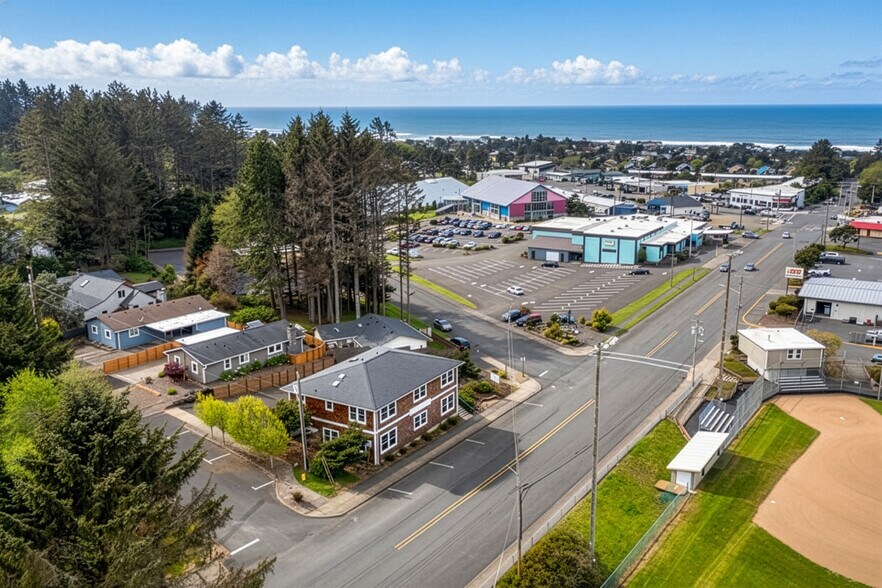 More Photos Of 2210 NE 22nd St, Lincoln City Office For Lease
