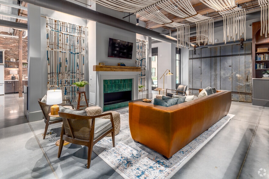 More Photos Of 96 E Catawba St, Belmont Apartments For Lease