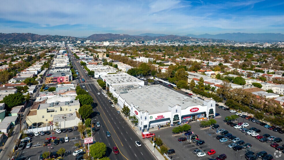 More Photos Of 130 N La Brea Ave, Los Angeles Storefront For Lease