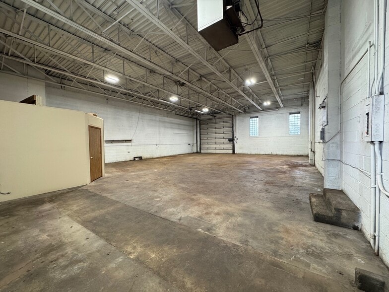 More Photos Of 1035-1037 Rosemary Blvd, Akron Light Manufacturing For Lease