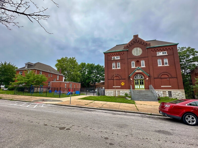 More Photos Of 3201 Itaska St, Saint Louis Specialty For Sale