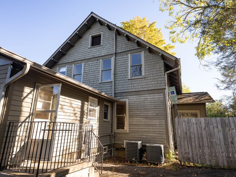 More Photos Of 99 Walnut St, Waynesville Office Residential For Sale