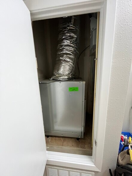 More Photos Of 2400 W Herman St, Pensacola Warehouse For Sale