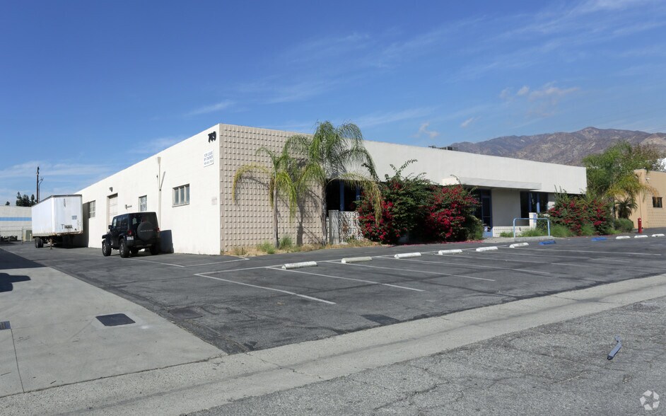 Primary Photo Of 749-751 N Coney Ave, Azusa Warehouse For Lease