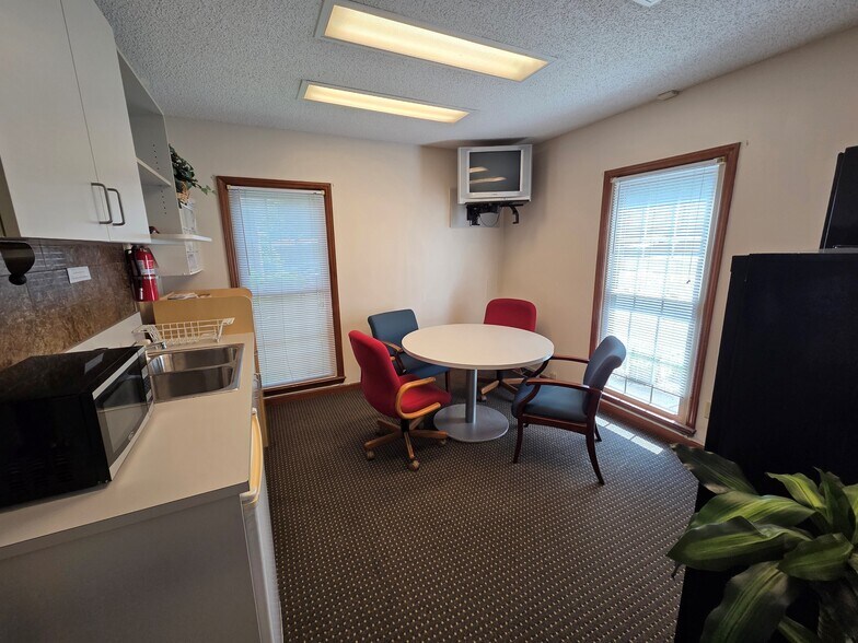 More Photos Of 5513 Monroe Rd, Charlotte Office Residential For Sale