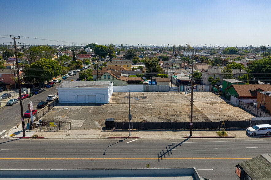 More Photos Of 110 E 62nd St, Los Angeles Auto Repair For Lease