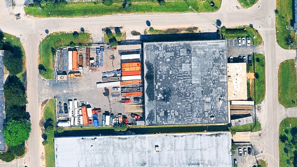 More Photos Of 13290 NW 45th Ave, Opa-locka Warehouse For Lease