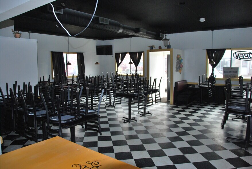 More Photos Of 116 W Maple St, Slater Restaurant For Sale