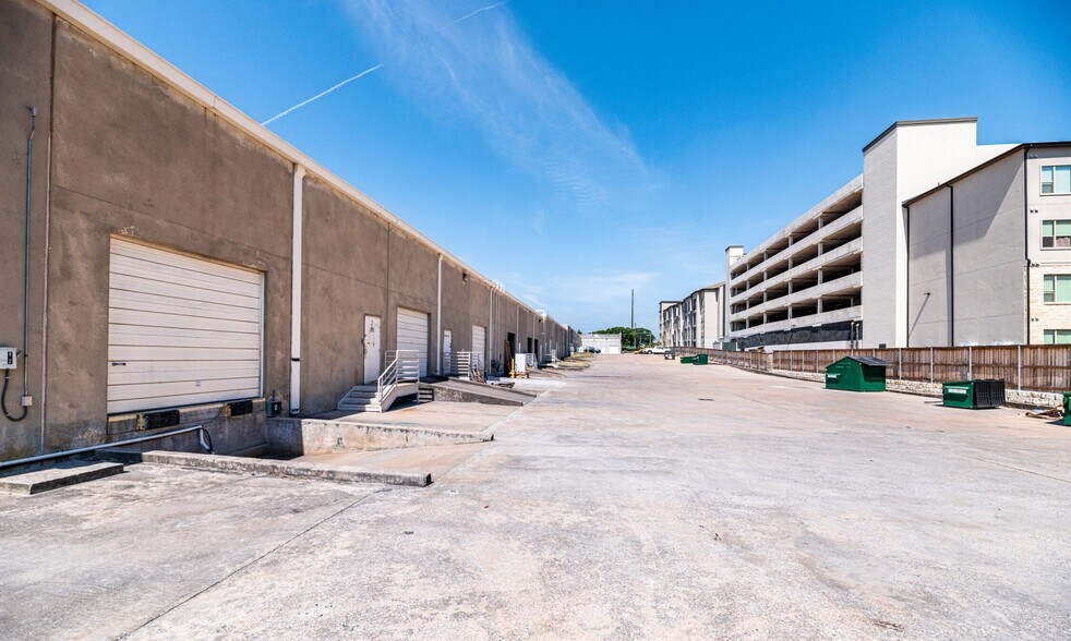 More Photos Of 2600 McHale Ct, Austin Unknown For Lease