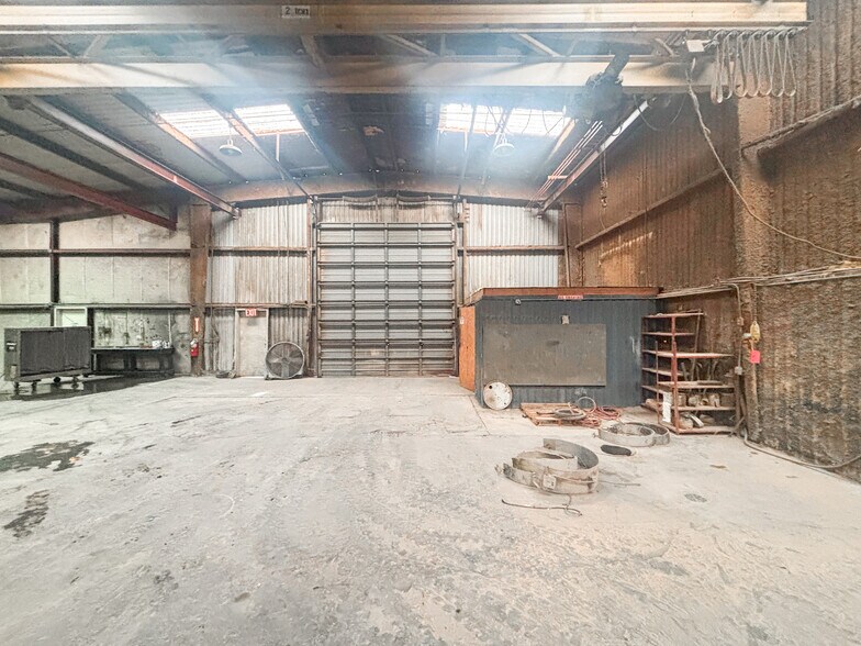More Photos Of 3803 Mankins Ave, Odessa Warehouse For Sale