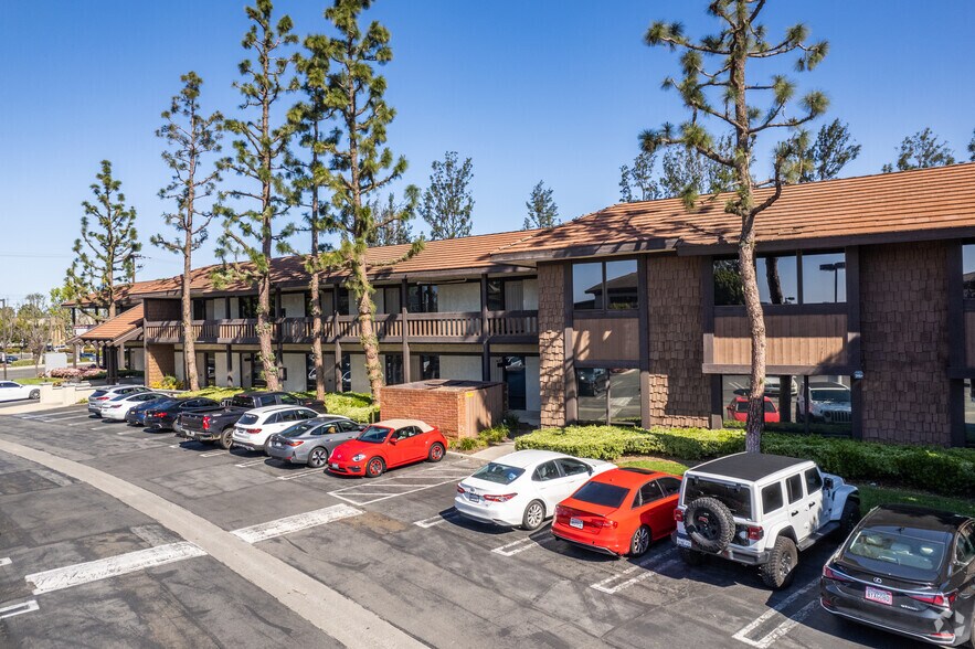 More Photos Of 505 N Tustin Ave, Santa Ana Office For Lease