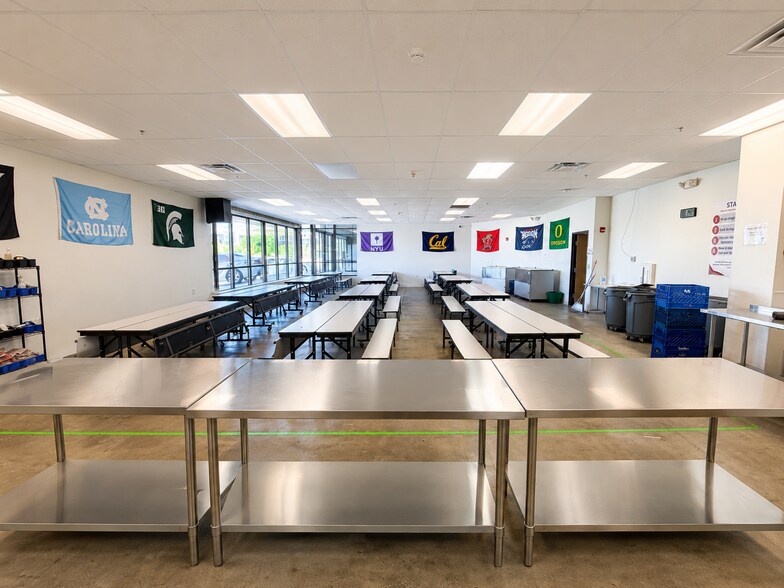 More Photos Of 1905 Mountain Rd NW, Albuquerque Schools For Lease