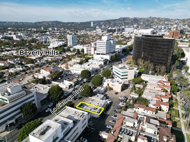 More Photos Of 270 S La Cienega Blvd, Beverly Hills Storefront For Sale
