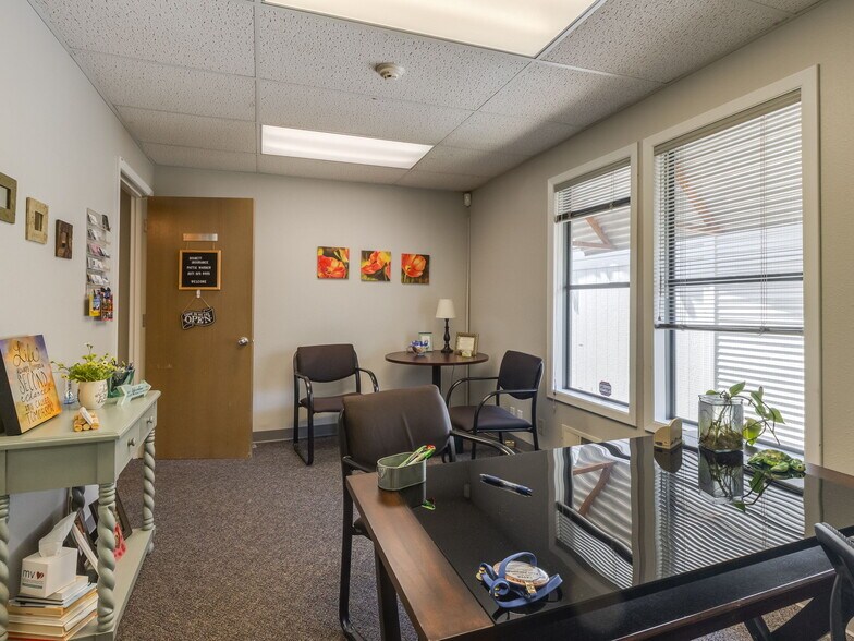 More Photos Of 319 NE 5th St, McMinnville Office Residential For Sale
