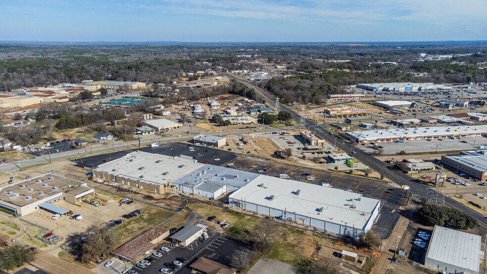 More Photos Of 98-110 Midtown Dr, Kilgore Unknown For Lease