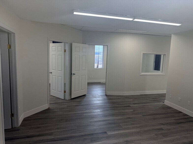 More Photos Of 8319 Chiles Industrial Av, Red Deer Warehouse For Sale