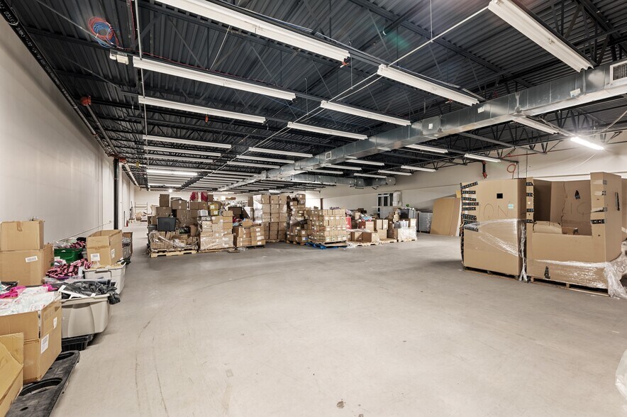 More Photos Of 5630 Saint Croix Trl, North Branch Freestanding For Sale