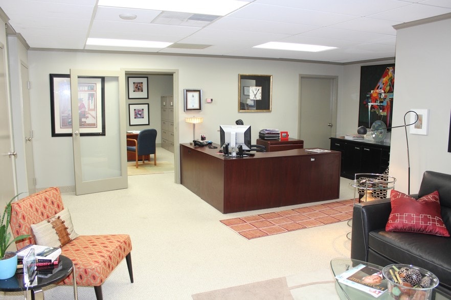 More Photos Of 215 Brooke Ave, Norfolk Office Residential For Sale