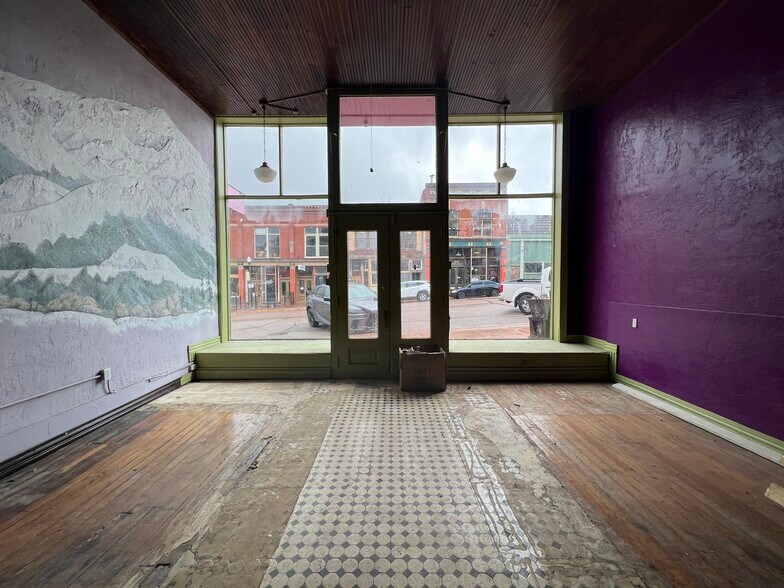 More Photos Of 305 Victor Ave, Victor Storefront Retail Residential For Lease
