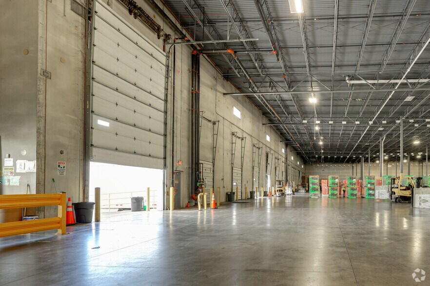 More Photos Of 6515 Ameriplex Dr, Portage Warehouse For Lease