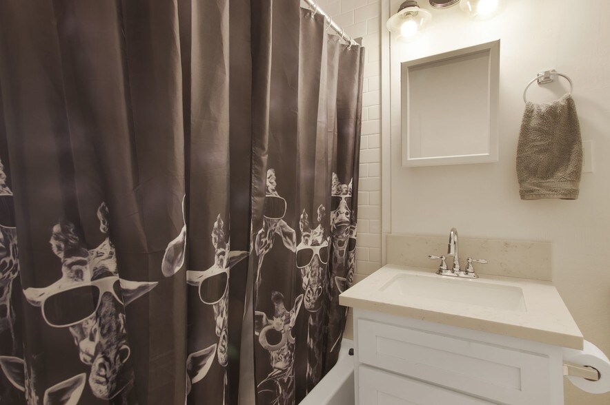 More Photos Of 1142-1148 E 1st St, Long Beach Apartments For Sale
