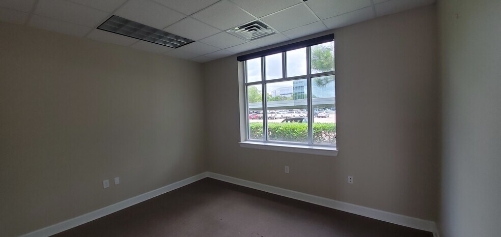 More Photos Of 16000 Park Ten Pl, Houston Medical For Sale
