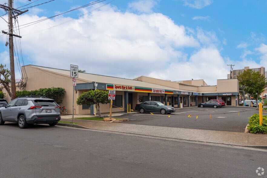 More Photos Of 909 Kapahulu Ave, Honolulu Freestanding For Lease