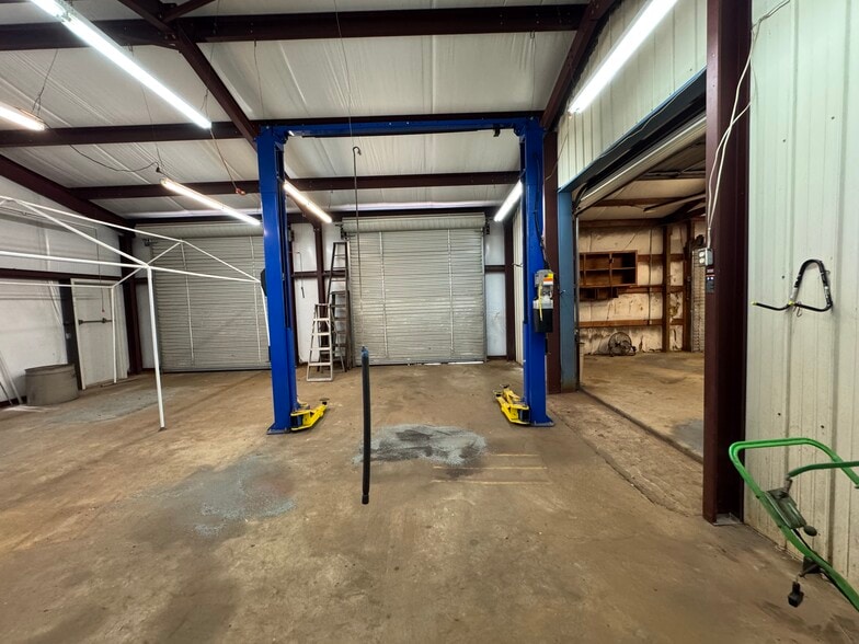 More Photos Of 15083 Highway 155 S, Tyler Warehouse For Sale