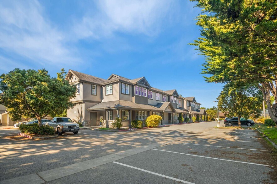 More Photos Of 2450 Cabrillo Hwy S, Half Moon Bay Office For Sale