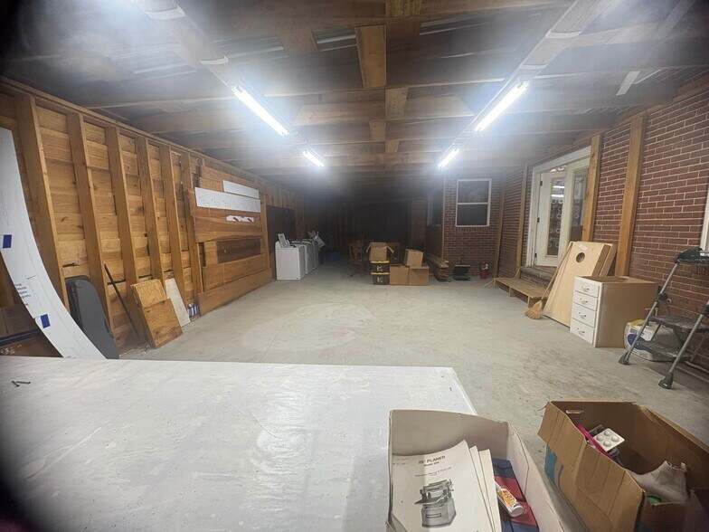 More Photos Of 792 E Cherry St, Jesup Office For Sale