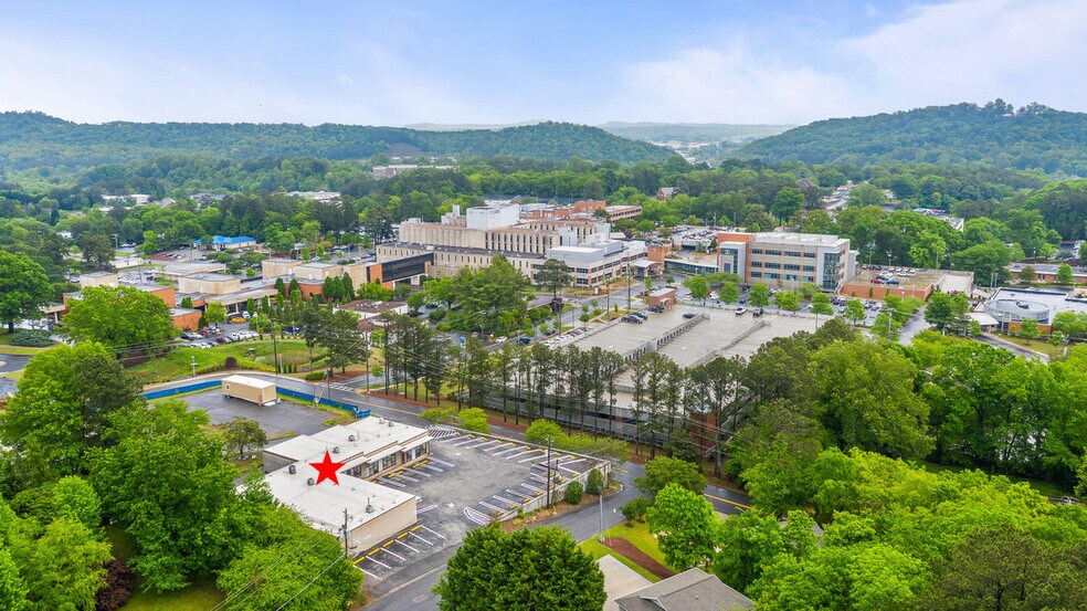 More Photos Of 1401 Applewood Dr, Dalton Medical For Lease