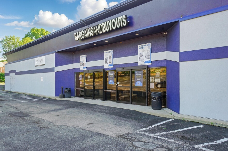 More Photos Of 50 Eswin St, Cincinnati Freestanding For Sale