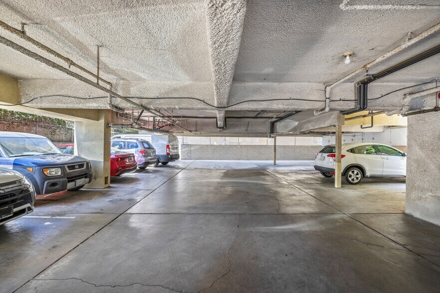 More Photos Of 1301 N Mansfield Ave, Los Angeles Apartments For Sale