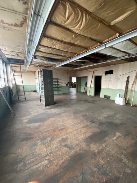More Photos Of 1953-1959 W 112th St, Cleveland Manufacturing For Lease