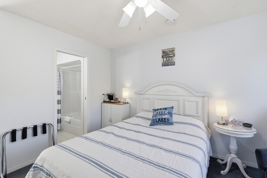 More Photos Of 7001 Savona Access Rd, Thompson-Nicola Hotel For Sale