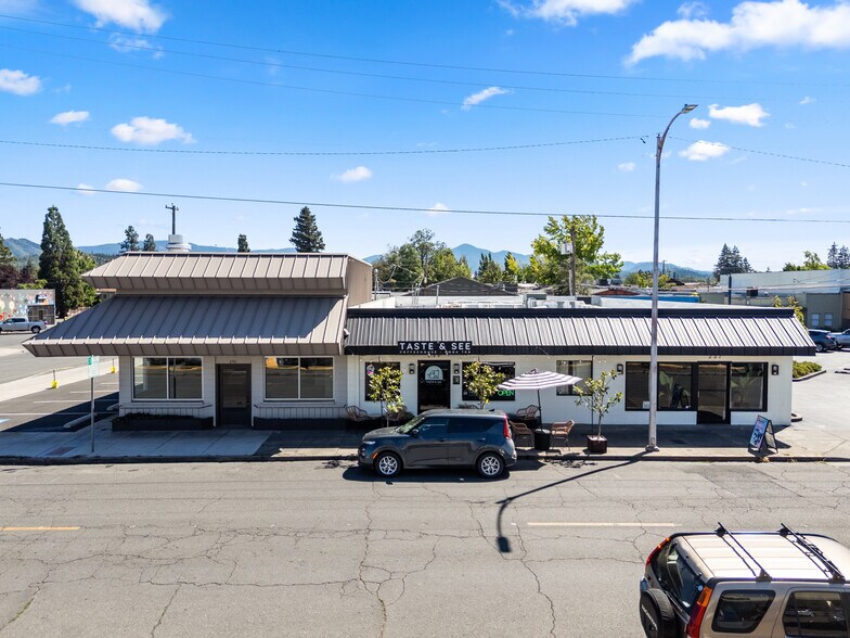 Primary Photo Of 237 SE G St, Grants Pass Storefront Retail Office For Sale
