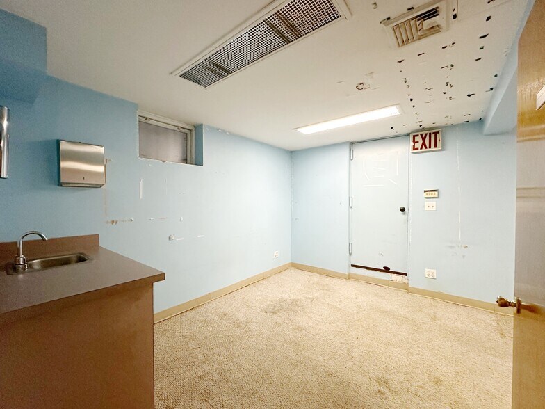 More Photos Of 364-366 97th St, Brooklyn Office Residential For Lease