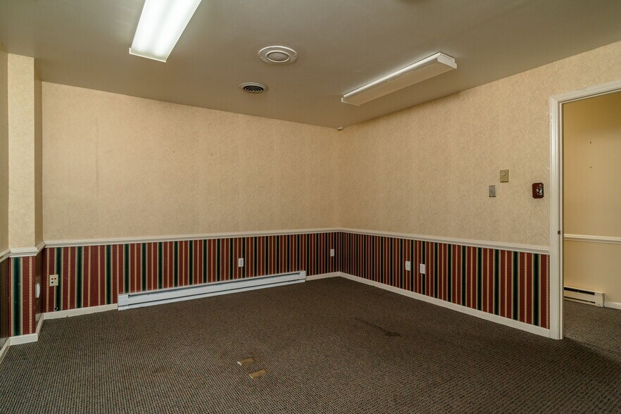 More Photos Of 110 N Wayne Ave, Waynesboro Office For Sale