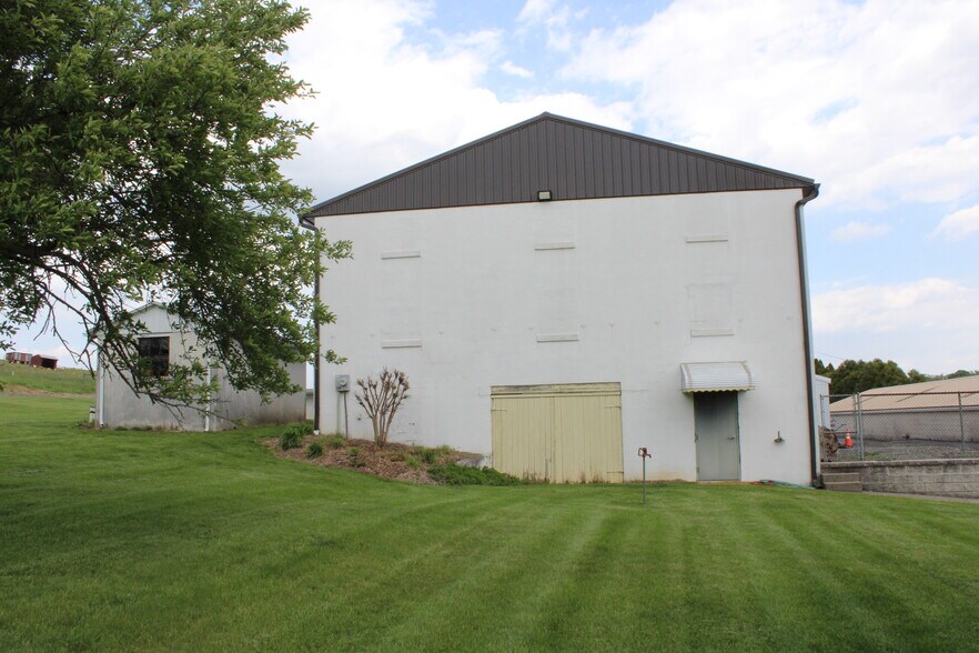 More Photos Of 282 Chapel Hill Rd, Sinking Spring Contractor Storage Yard For Lease