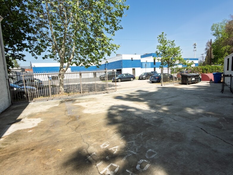 More Photos Of 2860 Glenview Ave, Los Angeles Warehouse For Sale