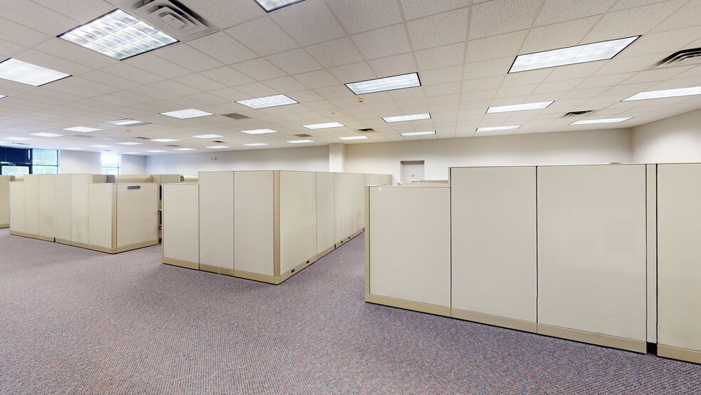 More Photos Of 3225 Southview Dr, Elkhart Medical For Sale