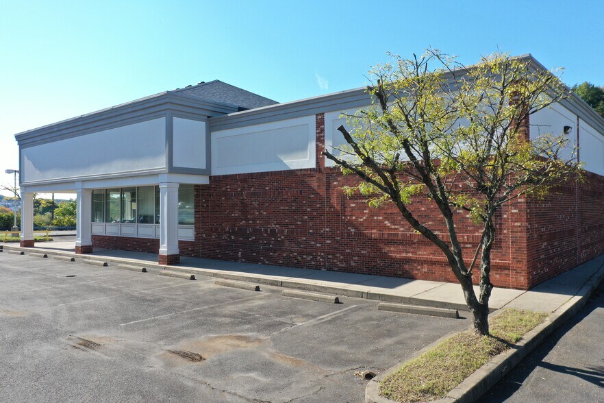 More Photos Of 1099 E Broad St, Tamaqua Storefront Retail Office For Lease